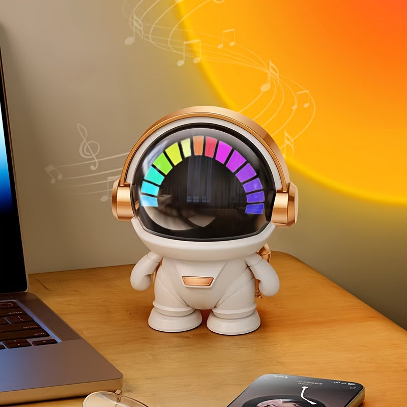 Cute Astronaut Small Speaker, Small Wireless Portable Outdoor Speaker With Light, Home Party Office Decoration Subwoofer (White Light) Wireless Speaker With Light